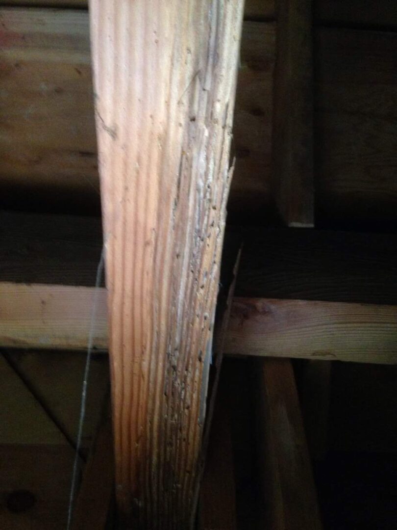 A wooden beam with some wood on it